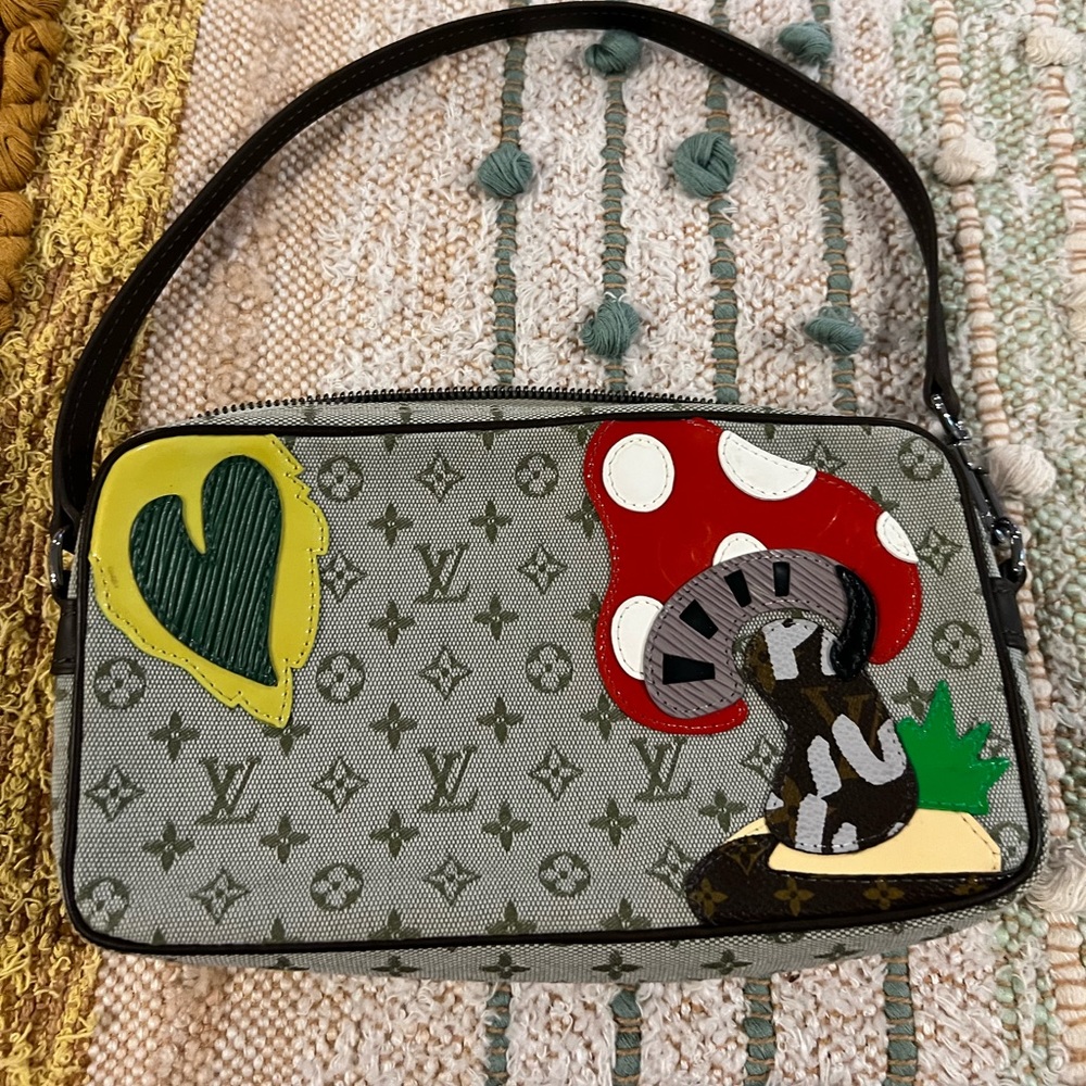 Vintage Louis Vuitton green mushroom bag 💚